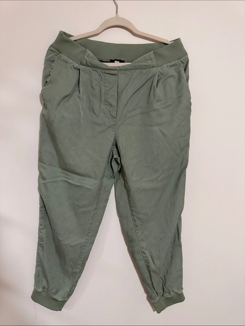 DKNY Olive pants.Size medium.Great condition